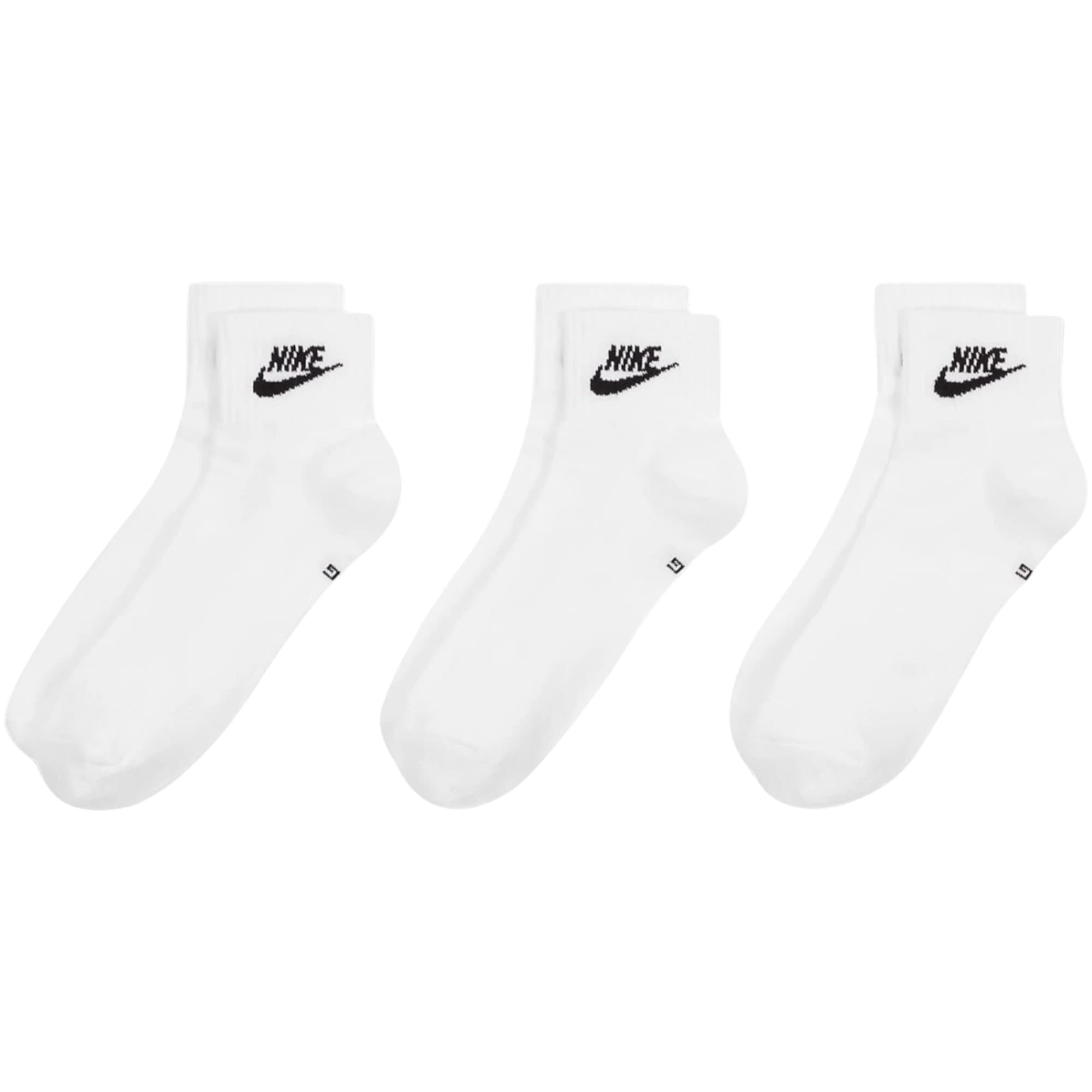 Nike Everyday Essential white ankle socks front view 3-pack