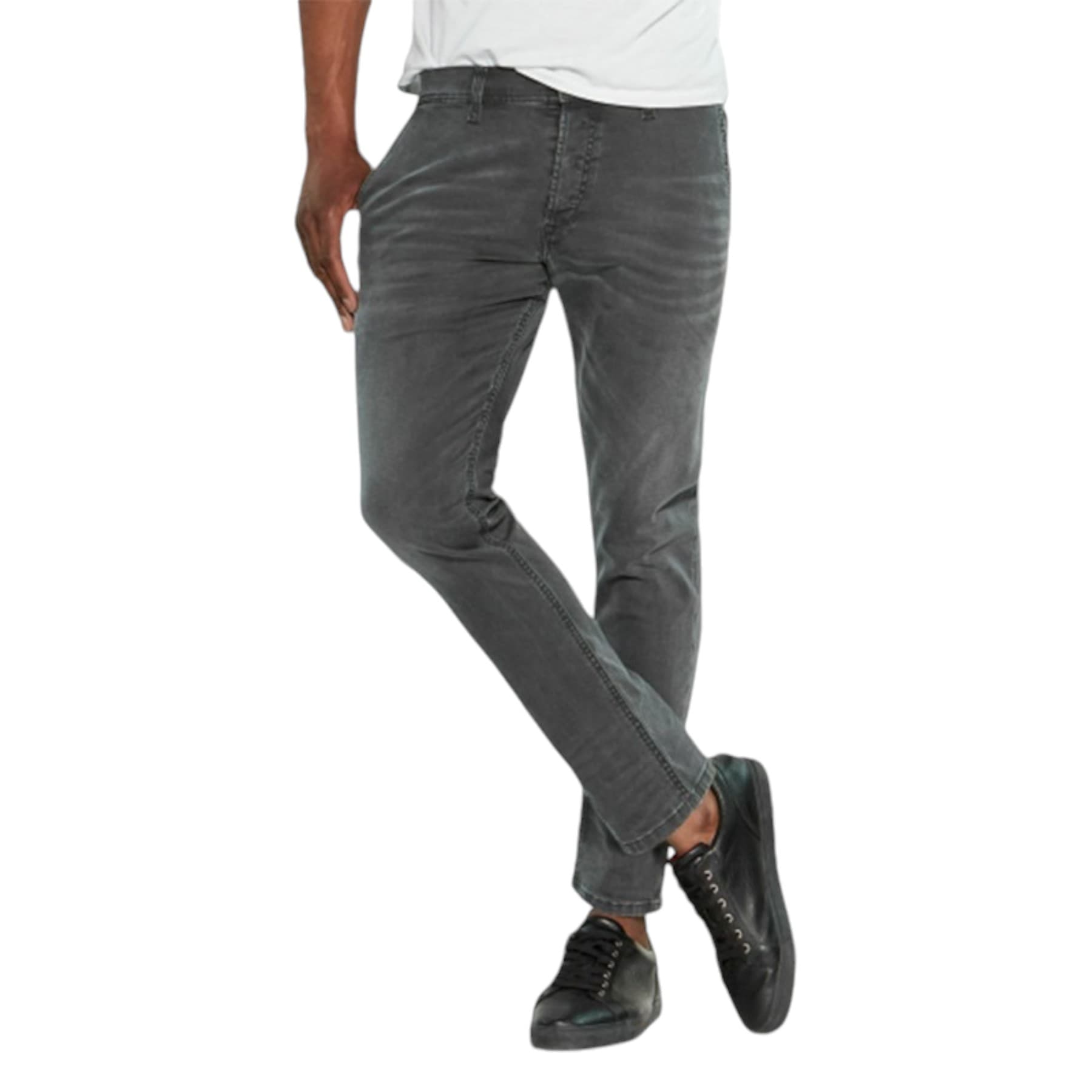 Diesel KAKEE XP R99P6 men's slim carrot fit denim jeans front view